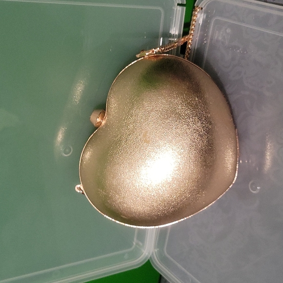 Michael Kors Pearlized Small Heart Box Clutch - Picture 3 of 3